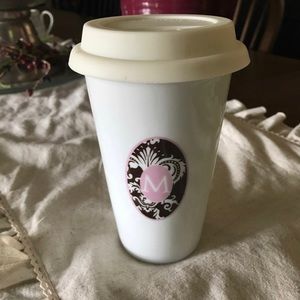 Ceramic mug with silicone lid Monogram M travel coffee tea mug